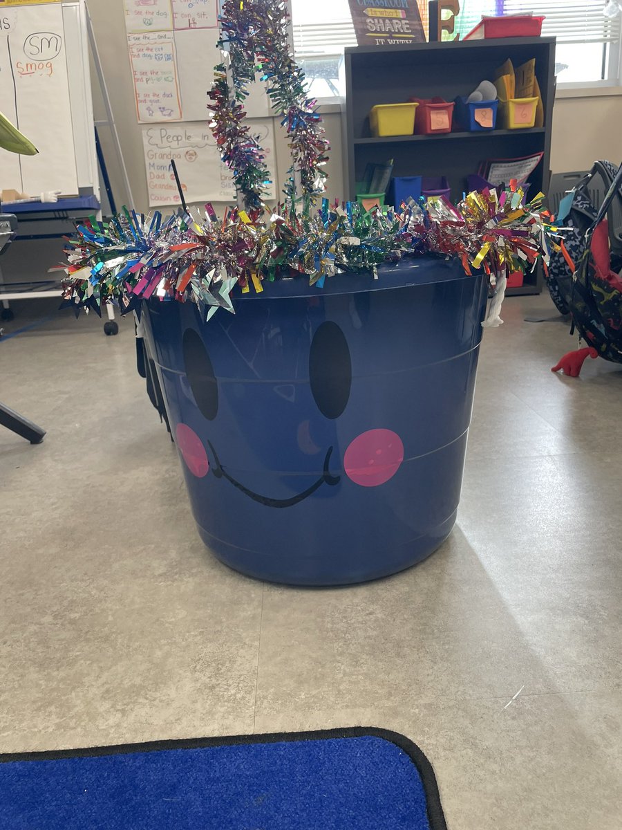 Kaylee Empfield (@kayempfield) on Twitter photo Our amazing counselor came to our room to give us a lesson on filling each others buckets! <a href="/mrs_wright99/">Robin Wright</a> <a href="/FE_Fireflies/">Alyssa Ferguson Elementary</a> #bucketfillers #kindergarten Our amazing counselor came to our room to give us a lesson on filling each others buckets! <a href="/mrs_wright99/">Robin Wright</a> <a href="/FE_Fireflies/">Alyssa Ferguson Elementary</a> #bucketfillers #kindergarten
