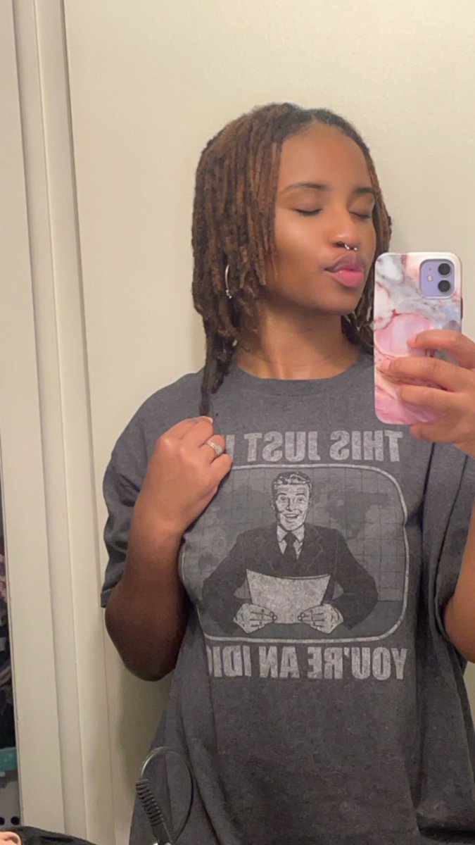 PooksB__'s tweet photo. Hair Growing 💕 Skin Glowing 💫 #locbabe #BlackTwitter #Followme https://t.co/4YPFyV5f1Z