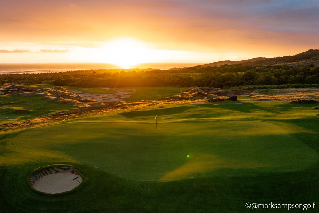 MarkSampsonGolf's tweet photo. Very special day. Bumped into designer, Peter Matkovich (No @Louis57TM ) of this fantastic course. Played nine holes and then watched Mother Nature show off. @DPWorldTour @Sunshine_Tour @asiantourgolf players you are in for a treat. The new Le Reserve Links @heritageresorts https://t.co/F84A9u9Laf