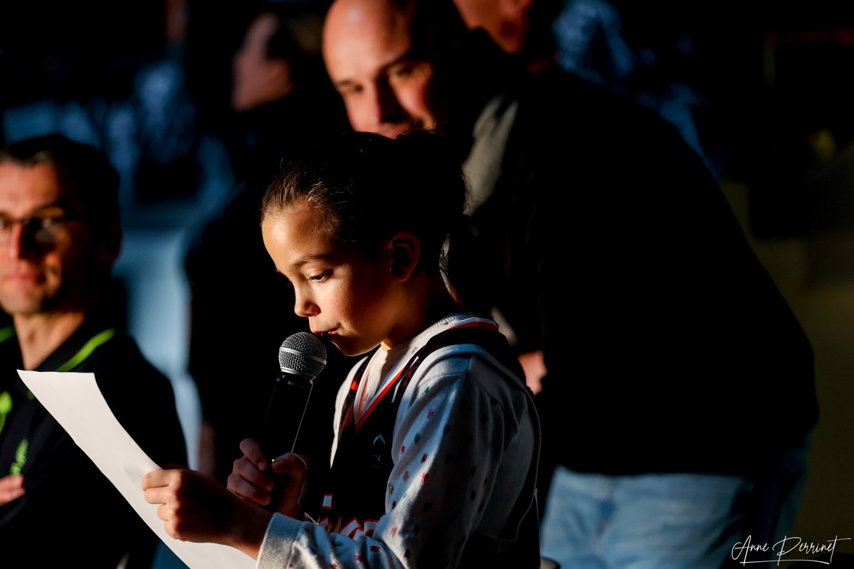 BourgesBasket's tweet photo. 🎥 La présentation exceptionnelle pour le Kid's Game par Paoline, 9 ans !

👉 https://t.co/g9hNBqIJ3d

#FiertéTango https://t.co/IqUly2maBM