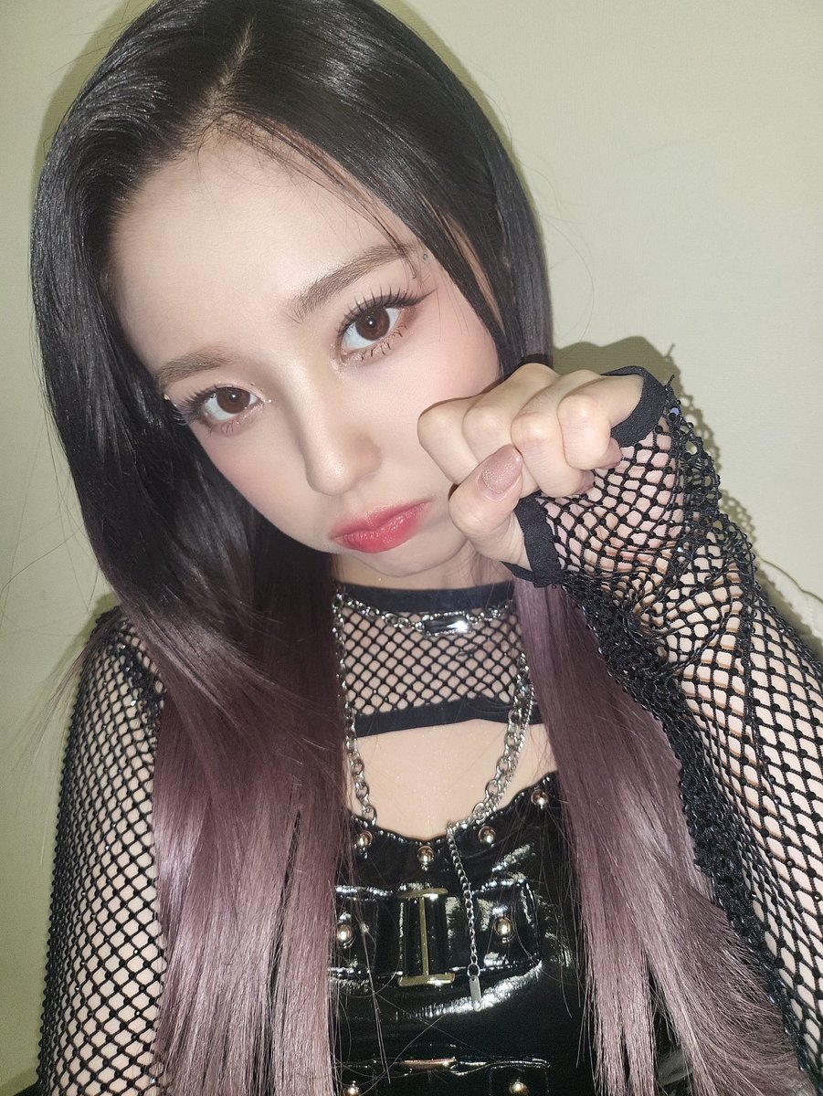 케플리안! 덕분에 상 받았어요!!

오늘 하루도 너무 고생했고 내일 하루도 으쌰으쌰 같이 화이팅해여!!

#강예서 #YESEO 
#Kep1er #케플러