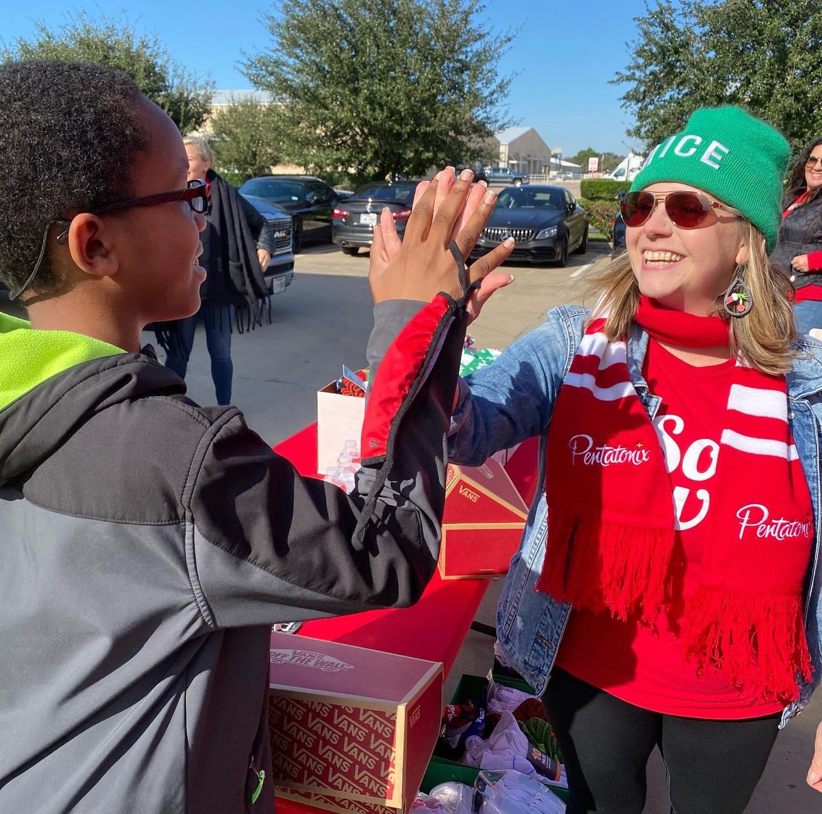 Did you know? Since 2017, we’ve provided over 18,000 pair of shoes to underserved children in Houston and surrounding cities! We partner with 60 LOCAL Title-1 schools, to ensure that every child who needs a pair of shoes, has a pair! DONATE TODAY: haku.ly/Sole-Loved-RFAR ♥️