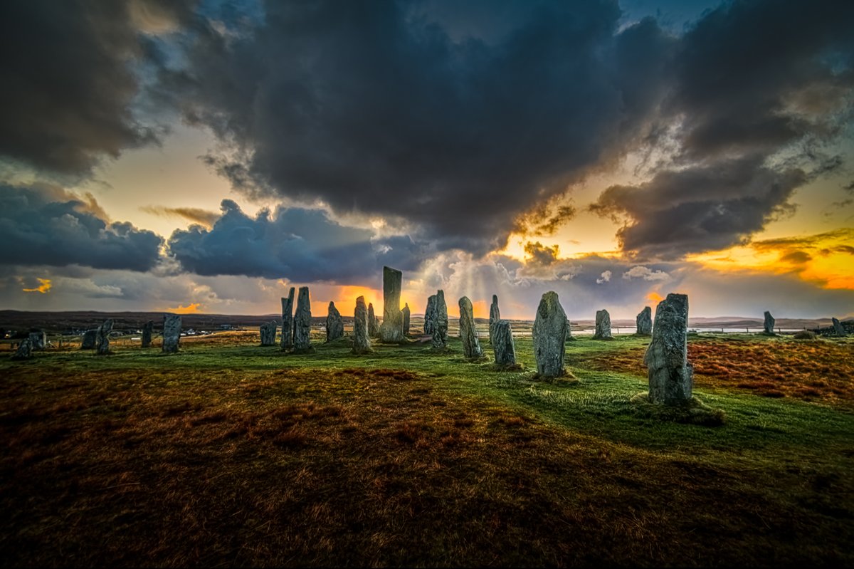 ℂ𝔸𝕃𝕃𝔸ℕ𝕀𝕊ℍ 𝕊𝕋𝔸ℕ𝔻𝕀ℕ𝔾 𝕊𝕋𝕆ℕ𝔼𝕊, 𝕀𝕊𝕃𝔼 𝕆𝔽 𝕃𝔼𝕎𝕀𝕊
.
𝘈𝘭𝘸𝘢𝘺𝘴 𝘢 𝘱𝘰𝘱𝘶𝘭𝘢𝘳 𝘏𝘦𝘣𝘳𝘪𝘥𝘦𝘢𝘯 𝘱𝘩𝘰𝘵𝘰 𝘭𝘰𝘤𝘢𝘵𝘪𝘰𝘯, 𝘢𝘭𝘵𝘩𝘰𝘶𝘨𝘩 𝘢 𝘣𝘪𝘵 𝘰𝘧 𝘢 𝘰𝘯𝘦 𝘴𝘩𝘰𝘵 𝘴𝘱𝘰𝘵 𝘧𝘰𝘳 𝘮𝘦 #callanish #isleoflewis