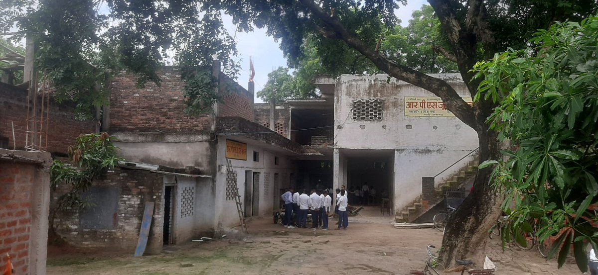 Solar_Villages's tweet photo. 🌞 This #GivingTuesday, help us light up Sarojni Nagar School in Uttar Pradesh! With 250 students facing 7hr power outages, a 2-4Kw solar installation can change their future. Donate now https://t.co/SYKTDBO5kM and bring power to their education! 💡📚 #SolarVillageProject https://t.co/xvD9lGcZvJ