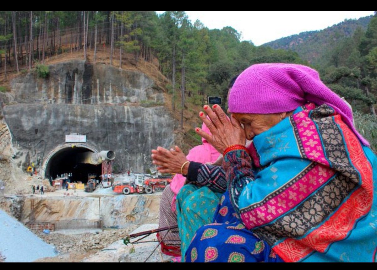 aakashh's tweet photo. Gratitude to all involved, this is not a rescue of 41 people but 41 families 
#UttarakhandTunnelRescue  #ARMY #NDRF #SRDF https://t.co/7dX0uvh4f4