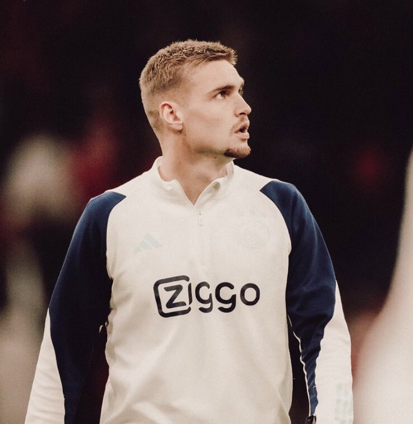 MartijnAFCA_'s tweet photo. Het is toch bizar dat Jade Anna al meer spelers beter heeft gemaakt dan Maurice Steijn bij Ajax. https://t.co/VB75YOPSue