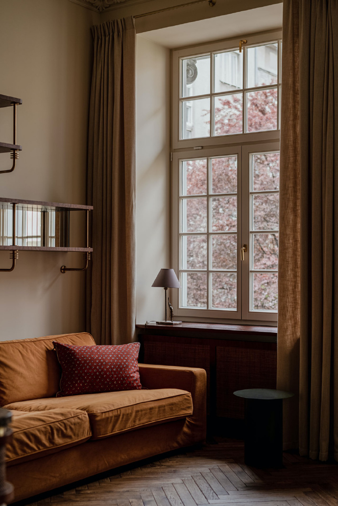 Natalia Stosio ▏ Retro modern apartment, stylish and durable