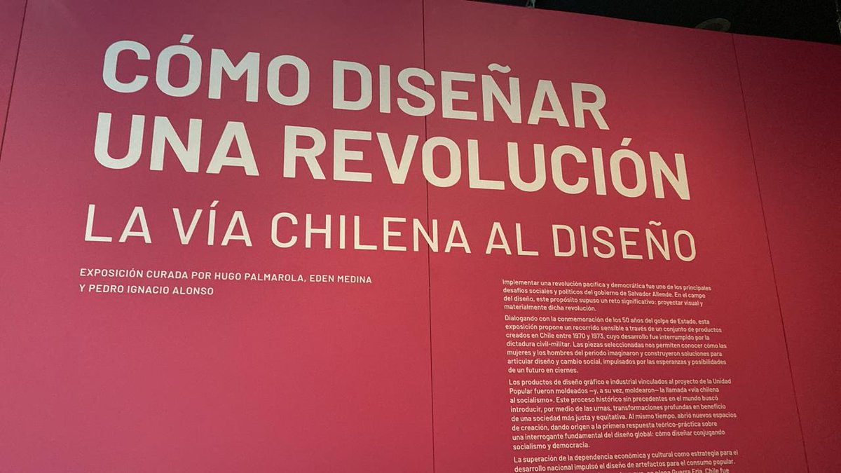 JUNJI_RM's tweet photo. Directora, @MonicaMoralesSe, presente en la visita de la vicepresidenta, @trivino_m, de @JUNJI_Chile y la subsecretaria subrogante de @SubEducParv, Paula Olavarría, a la sección dedicada a la infancia de "Cómo diseñar una revolución" en @CCPLM. #Educación #Infancia #CCPLM https://t.co/IkCAjeDS9h