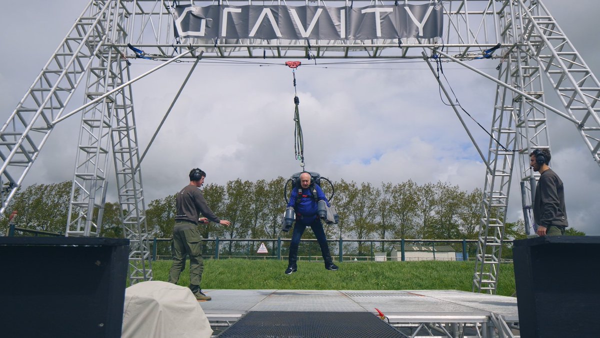 Argonon's tweet photo. Tony Robinson explores machines that help us to become superheroes, including a jet-powered suit that could be worn by paramedics!

Tony Robinson's Marvellous Machines from @likeashot_tv continues tonight at 8pm on the @YesterdayTweets &amp; @UKTV! https://t.co/CaKsEJMGY3