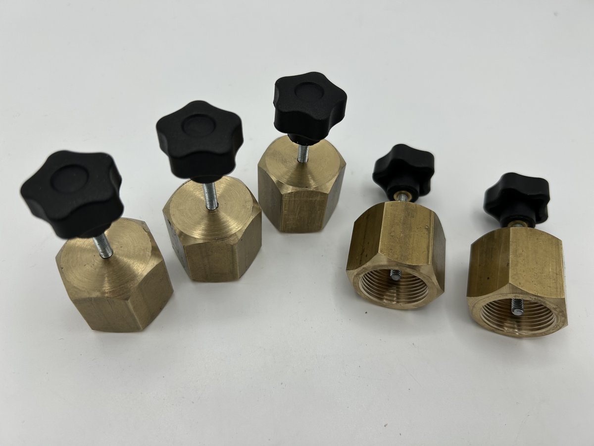mandjproducts2's tweet photo. 3 different sized Brass Valves machined for the Rail Industry. https://t.co/vCUkKF69BN