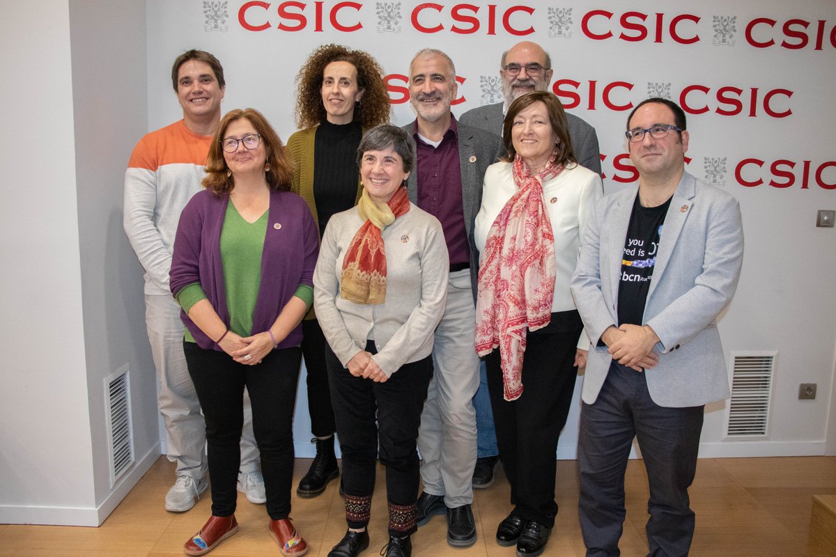 CSIC_VAACT's tweet photo. 🟢La #Geociencia constituye un amplio campo de estudio que abarca diversas #disciplinas relacionadas con la #Tierra y sus procesos.
🟢La red de investigadores #GeocienciasCSIC plantea los retos y desafíos que la #Conexion tiene por delante.
#multidisciplinareidad #CSIChubs https://t.co/qTsezp4yyI