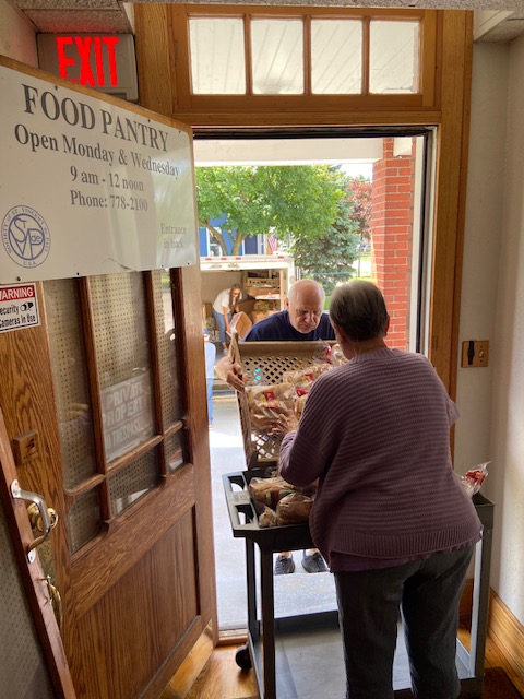 Today is #GivingTuesday, a day to celebrate &amp; support non-profits.  Hidden Harvest exists to support area programs with food.  Please consider supporting our efforts today as your gift will impact over 190 agencies in the Great Lakes Bay Region! gofund.me/2aefb644