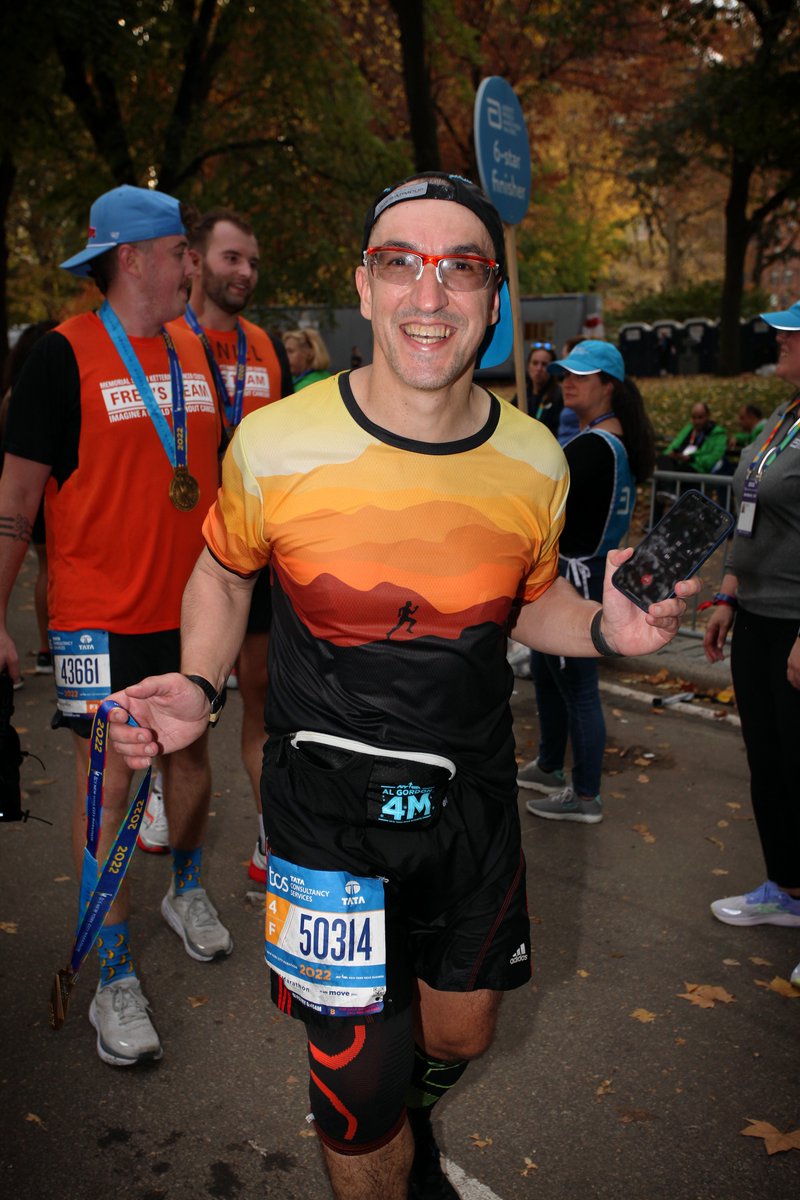 Hale1918's tweet photo. Meet #TeamHale members running the #BostonMarathon: Jose and Steph are part of a group of runners and fundraisers working to make a #HaleEducation available to more learners and build awareness of the nature and achievement gaps. #GivingTuesday
https://t.co/OqNo6loRvm https://t.co/db3Qr33w2A