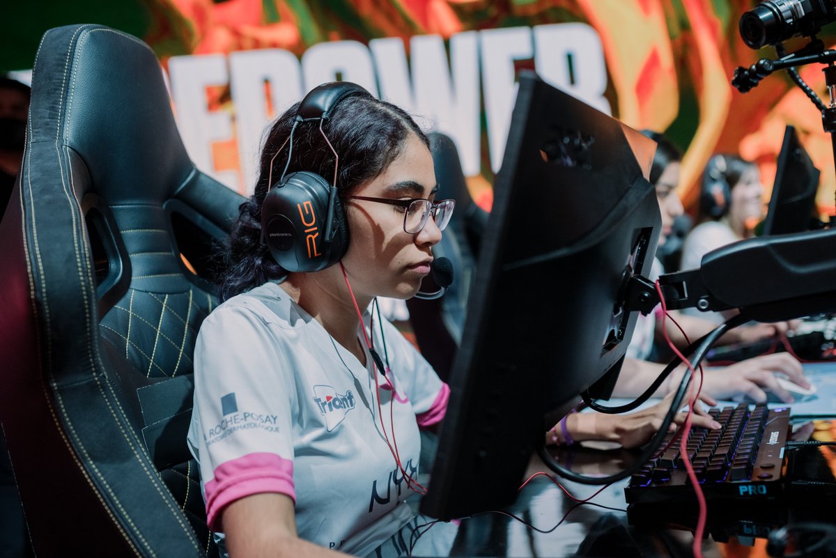 MonkiMonch's tweet photo. Sigo bajo contrato con @FiRePOWERval hasta fin de año.
El dia de hoy se me habilitó para escuchar ofertas de cara al próximo año.
Estoy abierta a ofertas en NA, LAS y LAN e incluso BR tanto GC como mixto. https://t.co/QFJQryAcUI
