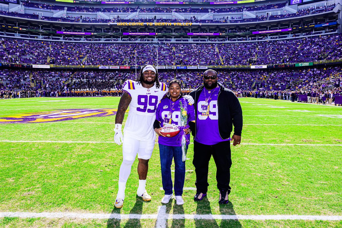 Thank you <a href="/bayoutraditions/">Bayou Traditions</a> for helping make senior day special. #GeauxTigers 🐯