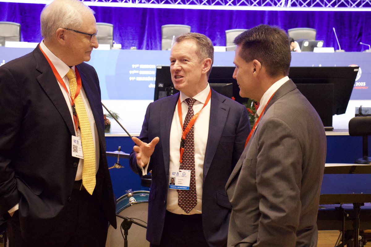 UKMissionVienna's tweet image. Delighted to see @SKavanaghLyon, the UK candidate for Secretary General engaging with delegates at the opening ceremony of the 91st INTERPOL GA. Inclusivity is central to his campaign: to be a truly global organisation we must reflect who we serve.  #INTERPOLGA #INTERPOL100