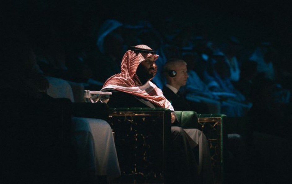 T5yll_'s tweet photo. في هذه اللحظات تذكرت المقولة الشهيرة:

"أعيش بين شعب جبار وعظيم ، همة السعوديين مثل جبل طويق ولن تنكسر".

- محمد بن سلمان بن عبدالعزيز .

يزرع القائد الناجح الثقة في شعبه وفريق عمله وهُنا يكمل النجاح 💚🇸🇦.

 #RiyadhExpo2030 https://t.co/sqy4QCZZZC