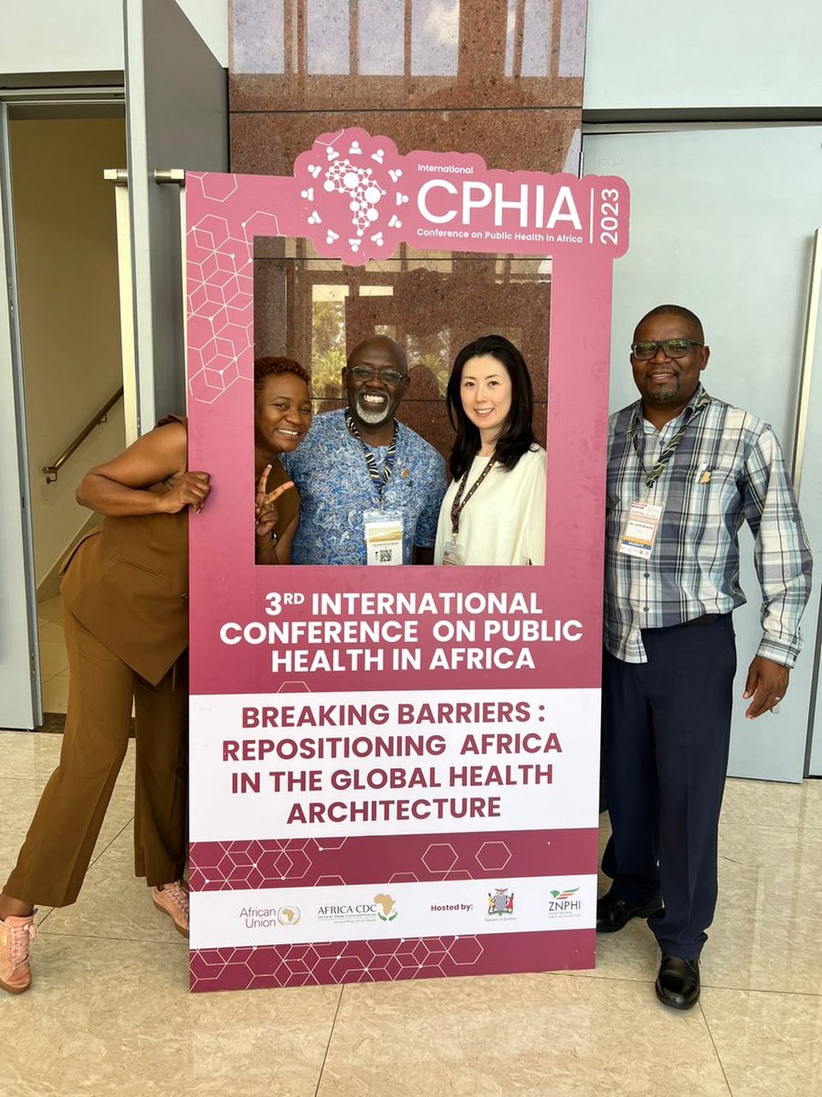 With so many amazing parallel events, @CPHIA_AfricaCDC sometimes feels like a big game of hide and seek. Sometimes we find each other 🫣
