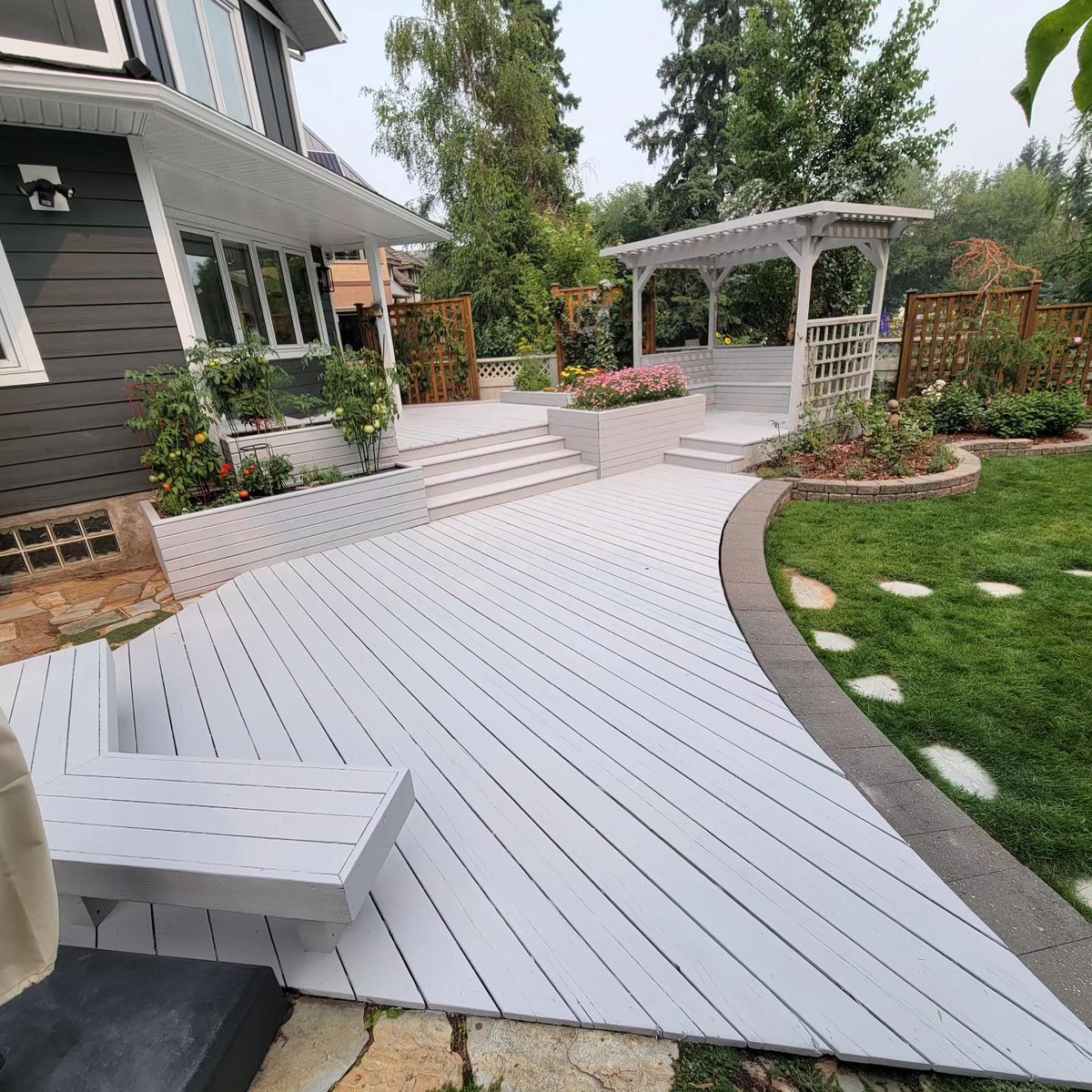 levelUpHomeSol's tweet photo. We work closely with homeowners throughout every exterior renovation process, from consultation to completion, because customer satisfaction is our top priority. Call us today to learn more!

#ExteriorRenovations https://t.co/mYVErl4SCk https://t.co/x7XYPfMWdL