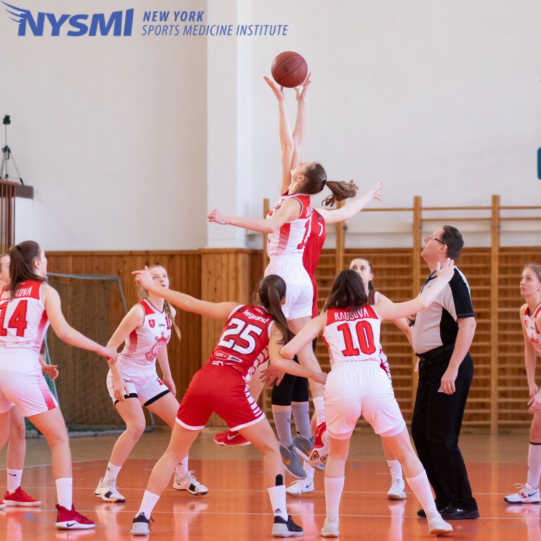 Understanding #sportsinjuries involves recognizing indicators like persistent pain, limited motion, and swelling. We use advanced tools for diagnosis and offer treatment methods essential for young #athletes. 

buff.ly/3vKvDkh

#NYC #Paramus #WhitePlains #SportsMedicine