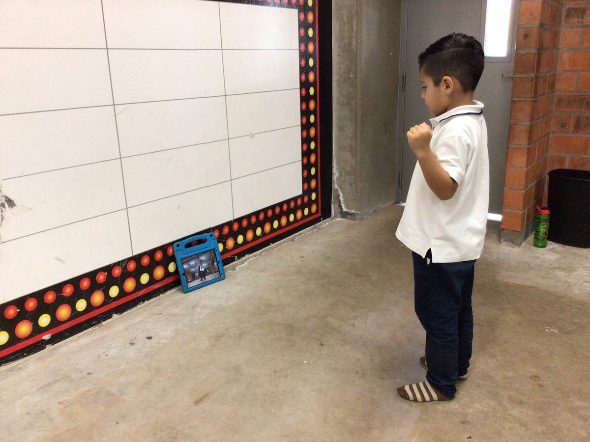 AnaSimb0's tweet photo. Los alumnos de 2º realizaron un collage tutorial de su coreografía para Hércules a través de fotografías de ellos mismos explicando los pasos de baile.
#appleteacher #everybodyCanCreate #SomosCSB https://t.co/TzmZxAND2a