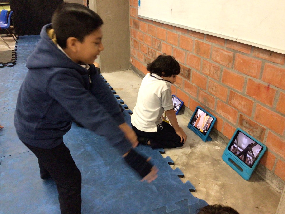 AnaSimb0's tweet photo. Los alumnos de 2º realizaron un collage tutorial de su coreografía para Hércules a través de fotografías de ellos mismos explicando los pasos de baile.
#appleteacher #everybodyCanCreate #SomosCSB https://t.co/TzmZxAND2a