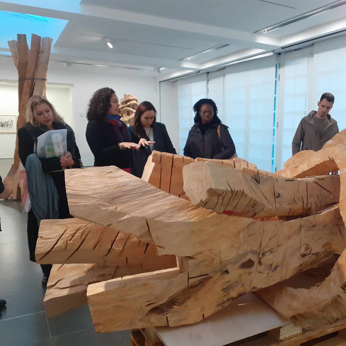 CzechCentreBxl's tweet photo. @NPGLondon @PLInst_London @EUNIC_Global @EUNICLONDON @EUNIC_Brussels @Ceska_centra #EunicMobilityScheme report day 3: Our final day spent at @GI_London1 discovering their engaging library, learning about #slowprogramming and an impressive array of local partnerships including @SerpentineUK - currently hosting 🇩🇪 Georg Baselitz exhibition. https://t.co/JCOTm6nkwM