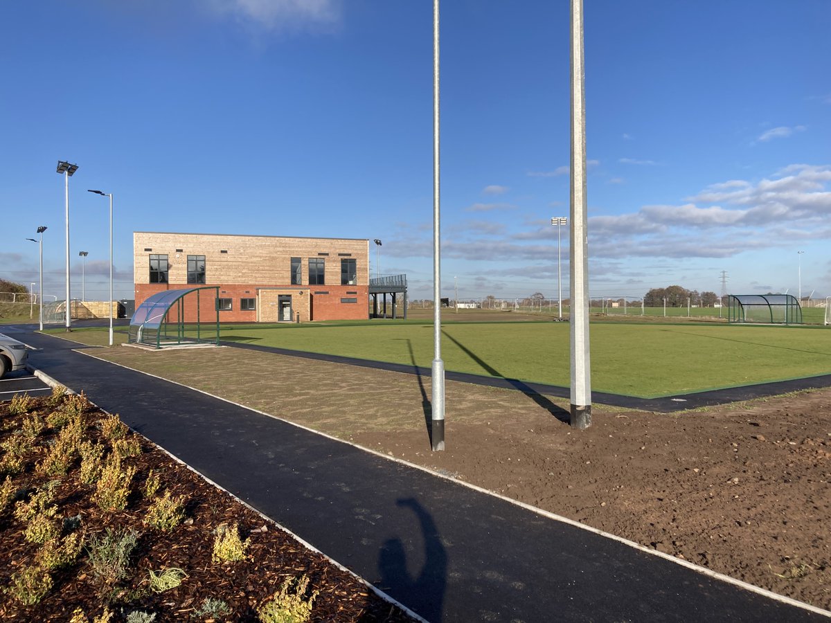 WMManchesterQS's tweet photo. Another PC achieved today - excellent work, a fine job done by a good team. SJ Roberts Construction, Northern Trust, British Sugar, Paddock Johnson, ERS Ltd. Bob Johnson SE, MK Harbridge, J.Mallinson, us 😀 and many more!! (Photos taken from the same spot, 12 months apart!) https://t.co/K3sV4NjL4S