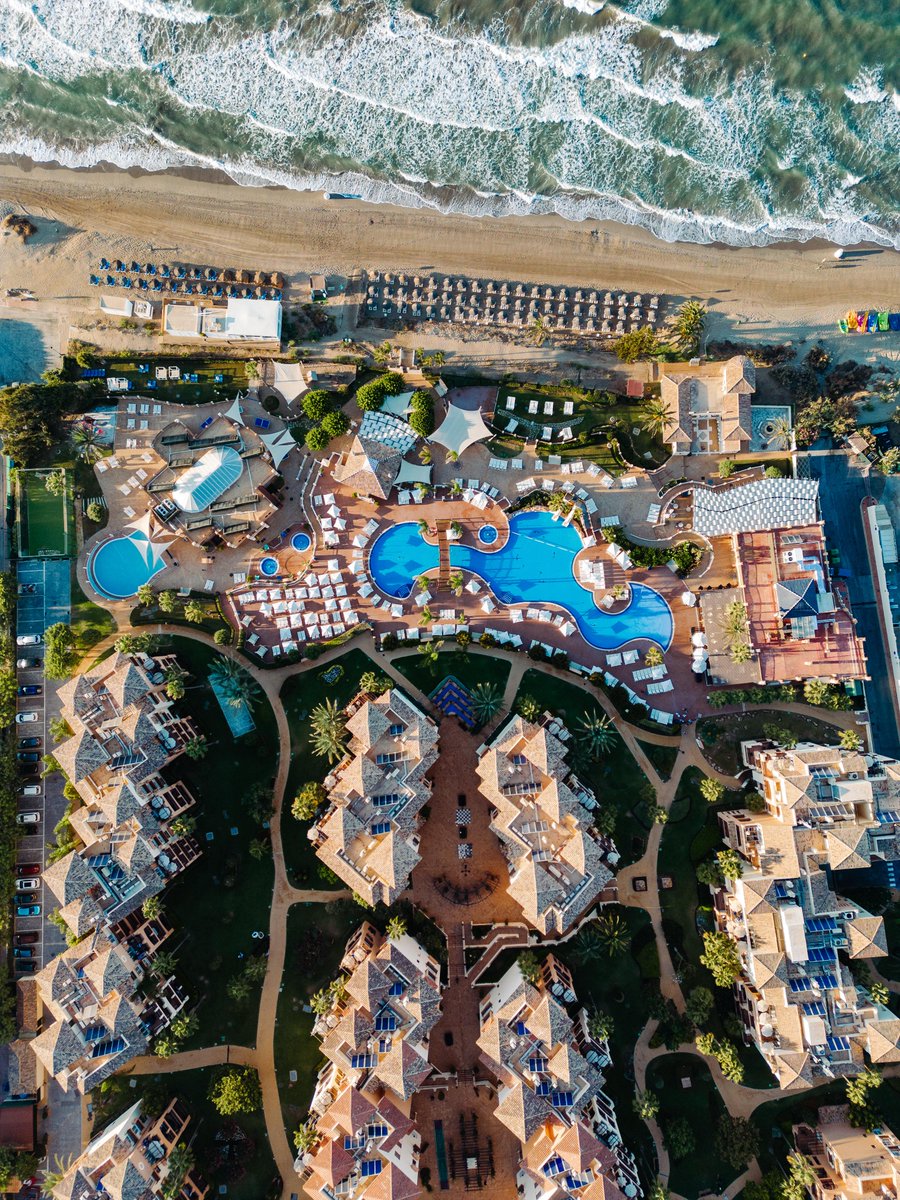 MarriottVacClub's tweet photo. Making travel wishes a reality! Celebrate #TravelTuesday by booking your next getaway. ✈️ What destination are you checking off your #MVCWishlist?
📍 Marriott's Marbella Beach Resort https://t.co/AFTS2lF9Fy
