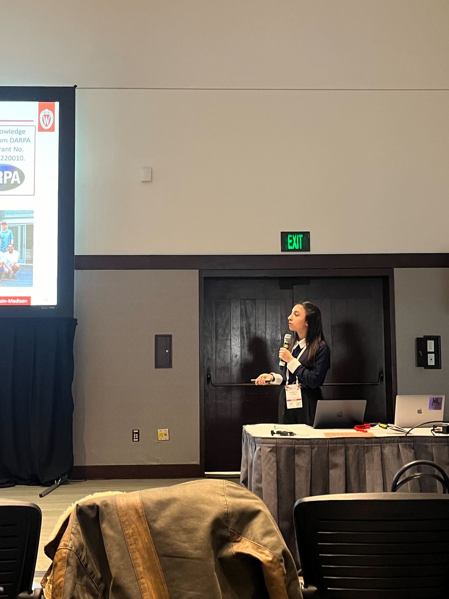 KatsGroup's tweet photo. Sharing some pictures of our group members engaging with the nanophotonics community at the @Materials_MRS #F23MRS conference in Boston!

@Hongyan_May @foowhiz @HamidRabee40936  Minjeong Kim https://t.co/NWiMYdXWjJ