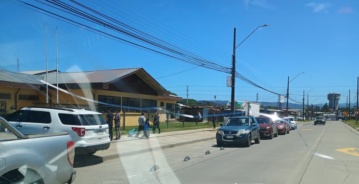 Si no es la revisión tecnica son los apoderados los que se apoderan de la ciclovia...como es la cosa?
#FiscalizacionCiudadana
#ValdiviaCL
#NoMasImpunidad
#RevolucionCiclistas
#ConvivenciaVial
<a href="/Carla_Amtmann/">Carla Amtmann Fecci</a>
<a href="/CarabLosRios/">Carabineros Región de Los Ríos</a>