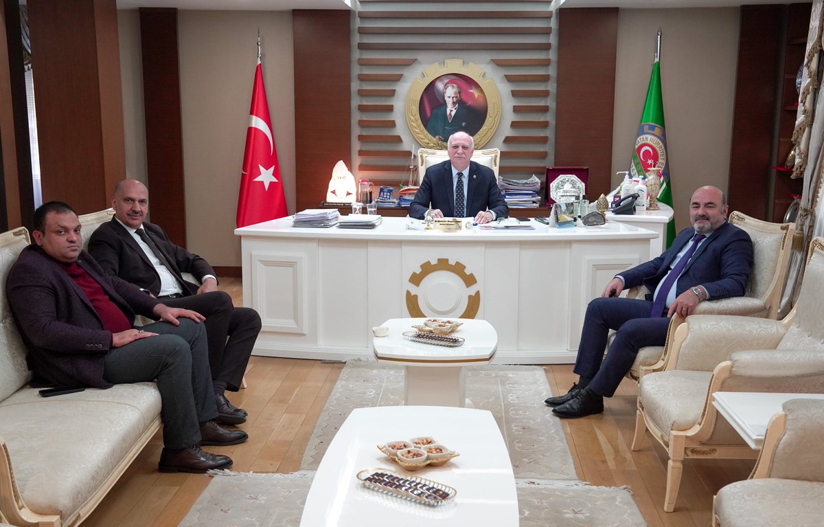 semsibayraktar's tweet photo. Türk Tarım A.Ş. Genel Müdürü Muhammed Gümüşsoy ve idarecileri nezaket ziyaretinde bulundu. Nazik ziyaretleri için teşekkür ediyorum. https://t.co/hs3OiB5IPG