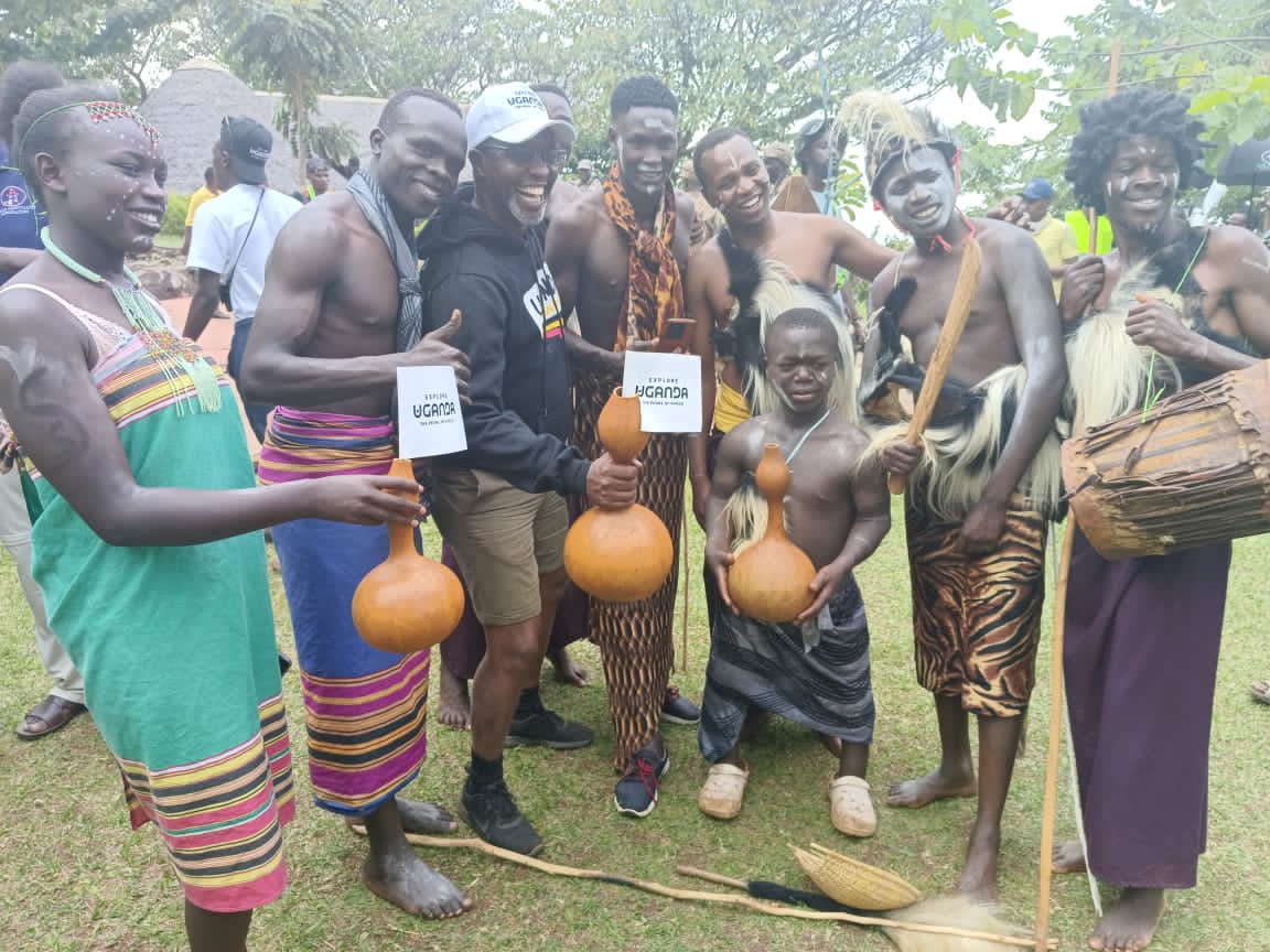DeeWasake's tweet photo. Variety is the spice of life, so you are welcome to check into the Courts View Hotel so you can witness the battle between VA VA VOOM and FINESSE at the Elgon Tourism Expo from the 1st to 3rd December! Oh and by the way the ancestors of Mbale have declared it a FREE ENTRANCE do!! https://t.co/bch2ZmWwph