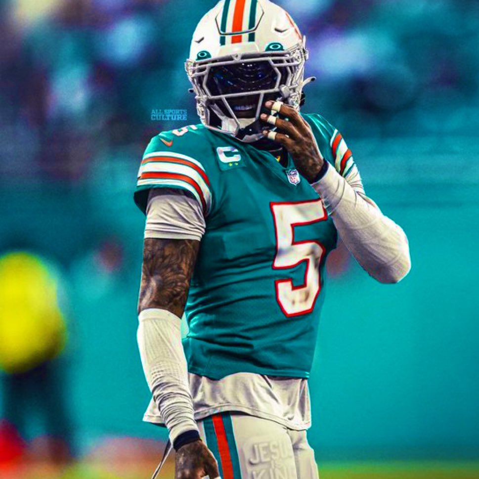 THROWBACKS4EVER's tweet photo. Per NFL rules, teams are allowed to wear alternate uniforms once during the playoffs. 

If the Miami Dolphins host a home playoff game, they NEED to bring out the throwback uniforms and field. The energy at Hard Rock stadium would be incredible…

Do you agree? https://t.co/fbYORtmoAf