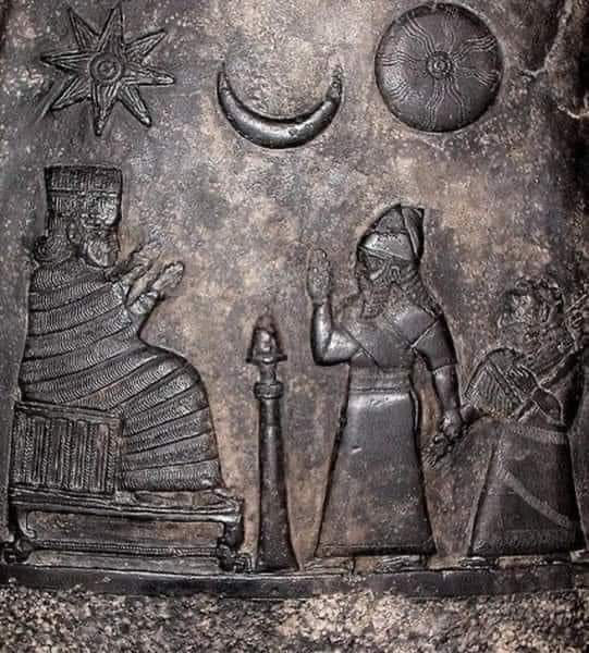 <a href="/Saka_larr/">Sakalar İskitler(Gizlenen Eski Anadolu Halkı)</a> Sümerler  Hakkında kısa  bilgiler....

Mezopotamya’da ilk uygarlığı kuranlardır.

Aşağı Mezopotamya’da kurulmuştur.

Şehir devletlerine ‘Site’ adı verilir.

Urgakina, ilk Sümer kanun yapıcısıdır.

Sümer yasalarında fidye esası görülür.

İlk Sümer Kralları aynı zamanda baş