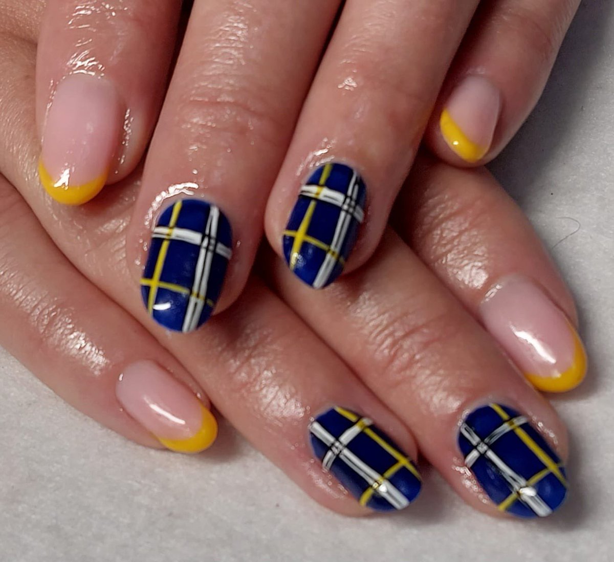 nickersmcf's tweet photo. @doddie_aid @MNDoddie5! My nail tech is so talented! She nailed it! Literally ππππππ#doingitfordoddie @united2endmnd #letsfindacure #aworldfreeofmnd https://t.co/yMnA6Kw5FL