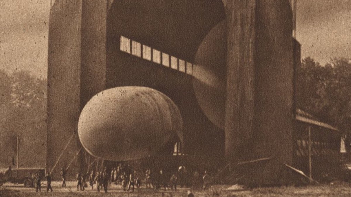 Dirigible in Fort Omaha, Nebraska. Picture published Sept. 2, 1917 in the  NYTimes (LOC)