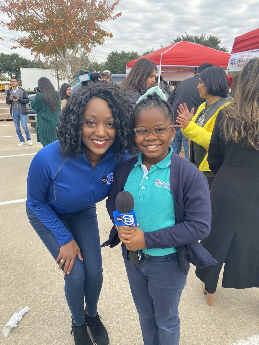 ABC13Briana's tweet photo. Thanks for sharing your holidays as the Ismaili Jamatkhana and Center in @SugarLandtxgov today! You can drop off donations until 2, or text SYH2023 to 71777 to help our friends and neighbors in need this holiday season! https://t.co/1NeDoDepMh