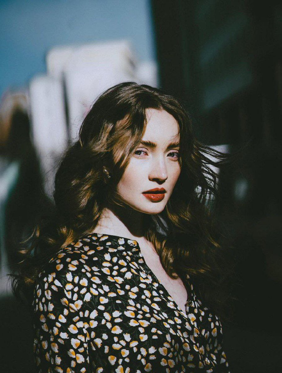 🌹🌹مرات احس روحي انطفت  من تشتغل حنيتي واشتاگ ودموعي مطر 
ومناشغ ودخان تارس ريتي🌹🌹