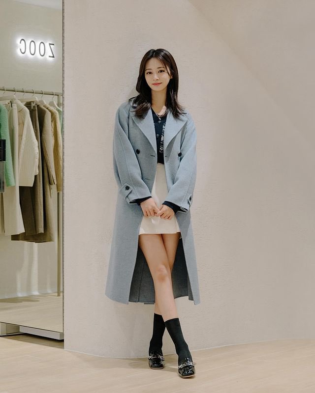 thinkaboutzy's tweet photo. The weather is getting cold outside. Isn’t it also a sign for you to add some new pieces on your closet? Go check out what you need by visiting ZOOC’s online and offline stores around you. https://t.co/SupBbvlGbK