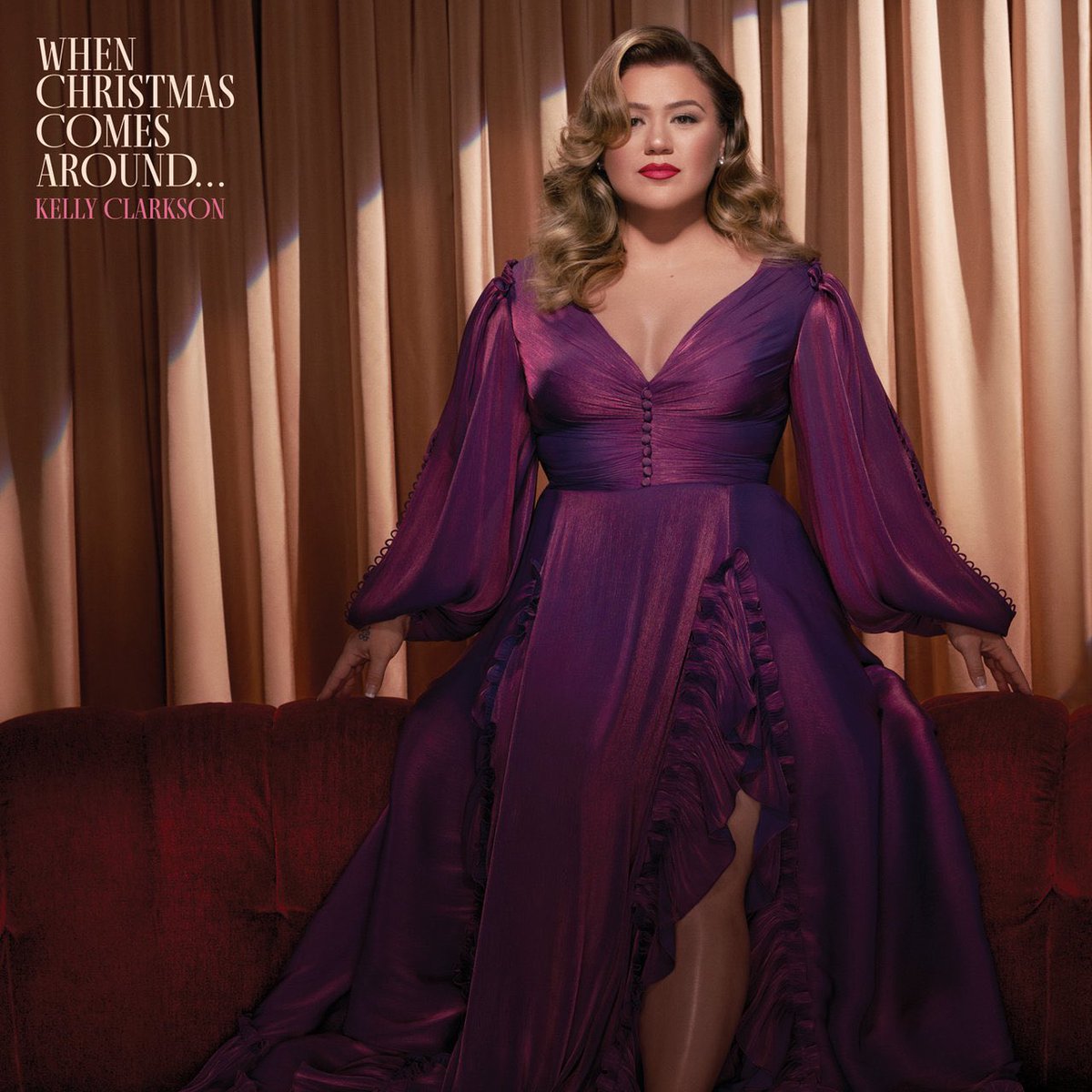 KellyStats's tweet photo. Kelly Clarkson's "When Christmas Comes Around..." has surpassed Mariah Carey's "Merry Christmas" and entered the top 30 on US iTunes. https://t.co/yFQ0GWBhAz