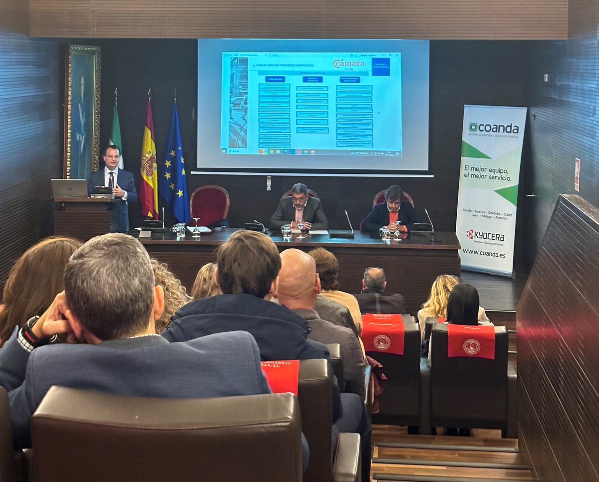 KYOCERA_DS_ES's tweet photo. 📌 Nuestro compañero José Aznar, #BusinessSolutionsManager ha participado en el evento organizado por la @camaradesevilla sobre el Canal de Denuncias, obligatorio para empresas de más de 50 empleados. Gracias a @Coanda_kyo por su colaboración en esta iniciativa. https://t.co/YVm923TjYi