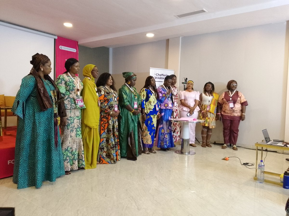 IAzondjinm19908's tweet image. Warikow- Initiative et recommandations est l'un des thème de l'après midi de cette 2eme journée du forum international Francophone de @fxoese
Aujourd'hui est la cérémonie de clôture de la campagne warikow.
Warikow qui signifie : Ma relation avec l'argent.

#fxoese
#LeadElles