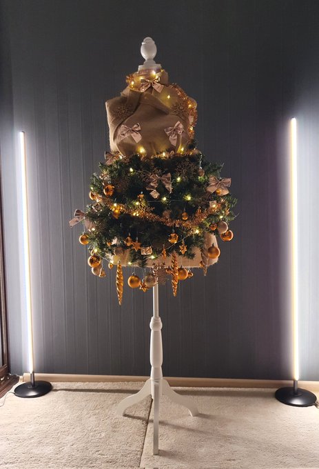 My Christmas tree 🤩 https://t.co/ktdArgXDdv<a href="/tag/happyhalloween"class="tags"><span>#happyhalloween</span></a>