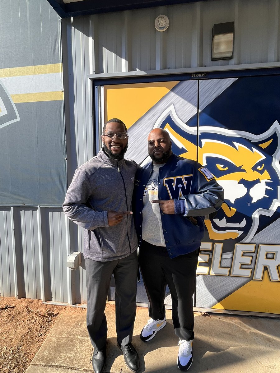 coachpaschal_'s tweet photo. 🗣️I’m making my way around the metro area looking for dawgs to reload our HARDHAT defense and had to come see my awesome former highschool head coach ‼️ Being in this profession is a blessing, getting to see those who impacted me and my journey is priceless 🙏🏾 #GoWasps 🐝 https://t.co/JF2DyKxyT0