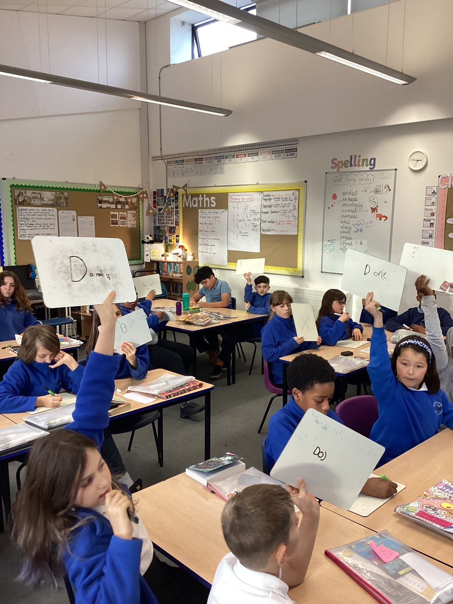 glenfromep's tweet photo. #JuniperClass are looking at different pets in French and today we learnt to say what pets we do not have! We also worked on our writing skillsπ«π· #french #KS2 #year6 https://t.co/p2TY1xXvR1