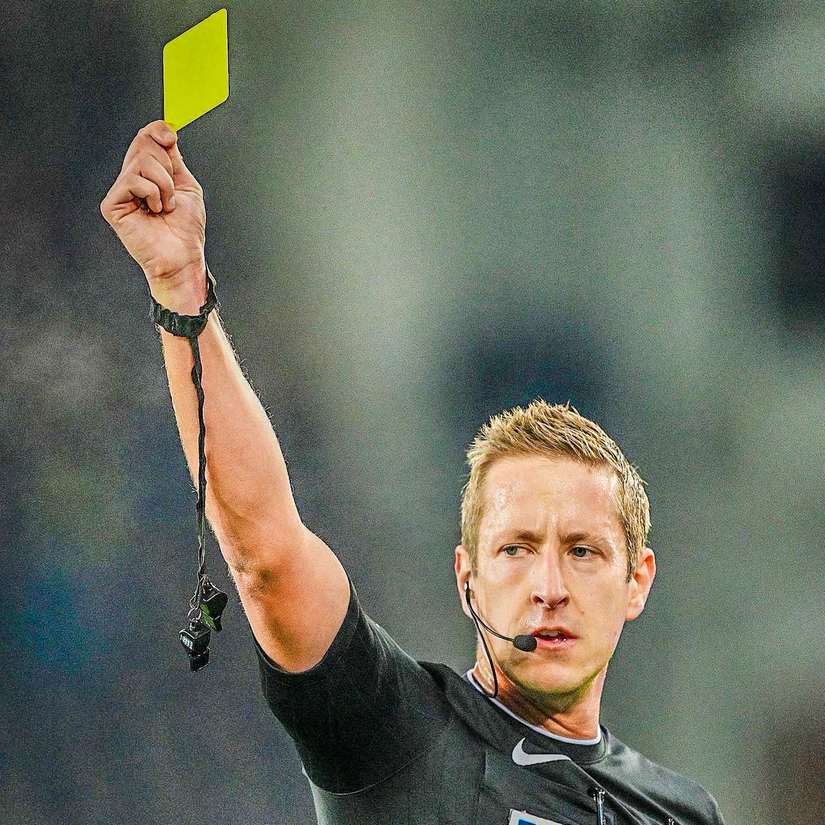 eurofootcom's tweet photo. 🚨⚽️ Football will trial a 10 minute sin-bin in order to tackle things like dissent and tactical fouling.

The punishment could be given for offences that are not quite 'yellow or red card worthy'. 

Could be in the Premier League as early as next season, reports @TeleFootball. https://t.co/UxyYwWLmGz