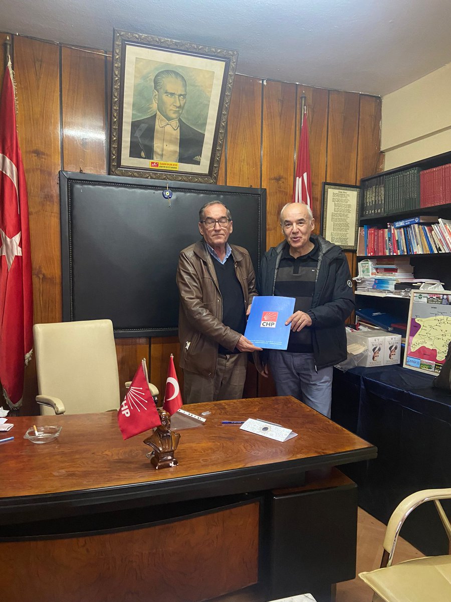 Ic Hastalıkları ve Gastroenteroloji Uzmanı Sayın Ugur Gönenç 31 mart 2024 tarihinde yapılacak olan yerel secimlerde CHP den Belediye Meclis üyesi aday adaylığı başvuru dosyasini İlce Başkanlığımıza
 teslim etti. Tebrikler.
<a href="/TireIlce/">Chp Tire İlçe Başkanlığı</a>