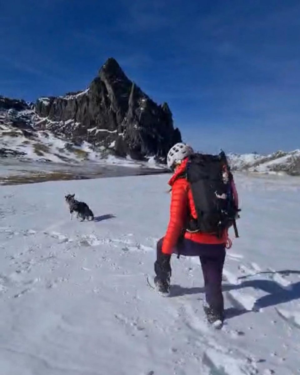 Corredor Espelunciecha desde #Portalet para hacer cima 🏔️y tener unas vistas 🤩 de #Anayet y pasar por el Ibon de #Espelunciecha a la bajada 🤘🏻
•
•
📸: Gracias a susanitalafantastika 
•
•
#CasaBiescas
#Pirineos #Pyrenees
#RinconesDelPirineo
#alpinismo #pirineoaragones