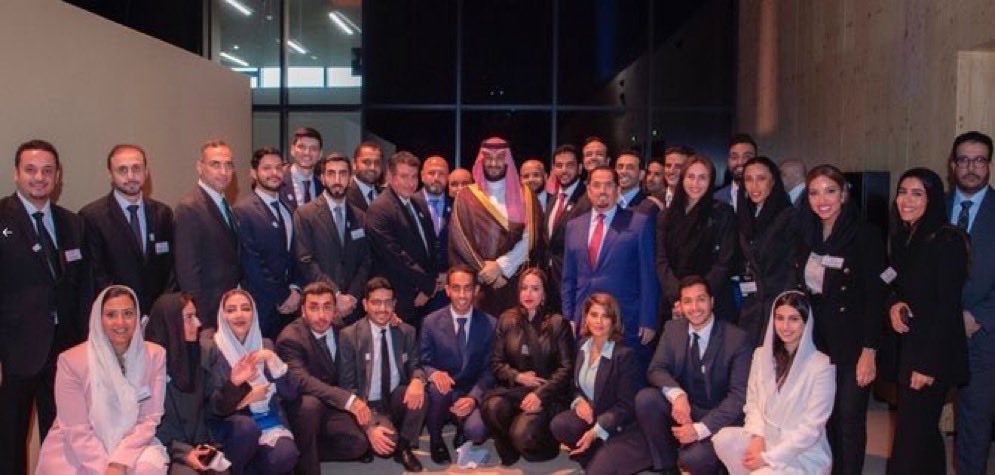 ألف مبروك لمملكتنا الغالية على فوزها باستضافة اكسبو ٢٠٣٠ 🎉! 
هذا الإنجاز يعكس روح الابتكار والعزيمة في قلب كل سعودي. 
شكرًا لكل من ساهم في هذا المشروع العملاق. 
"أعيش بين شعب جبار وعظيم، همة السعوديين مثل جبل طويق ولن تنكسر". 
- محمد بن سلمان.
#RiyadhExpo2030